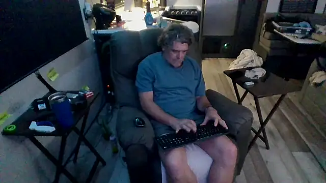 lateniter online show from 04-08-26, 01:51