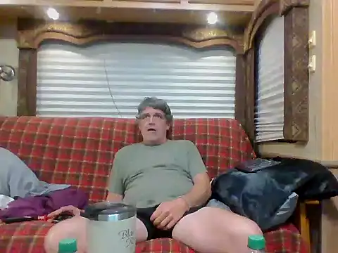 lateniter online show from 11-28-25, 02:34