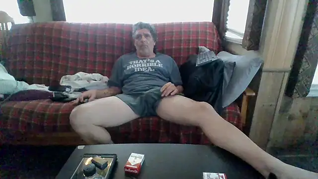 Snapshot of lateniter chatting on 01-17-26, 10:57 lateniter online show from 01-17-26, 10:57