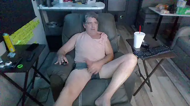 Snapshot of lateniter chatting on 10-29-25, 02:21 lateniter online show from 10-29-25, 02:21