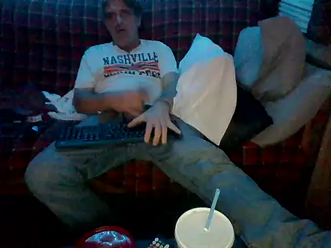 lateniter online show from 12-22-25, 07:41