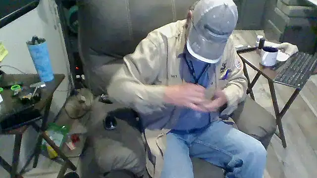 lateniter online show from 04-10-26, 11:39