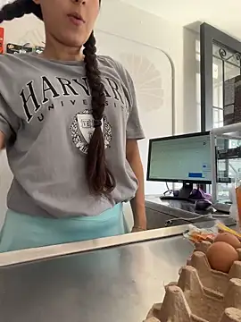 LittleDoll    online show from 03-13-26, 01:16