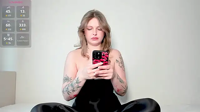 mercedescutee online show from 03-10-26, 02:10