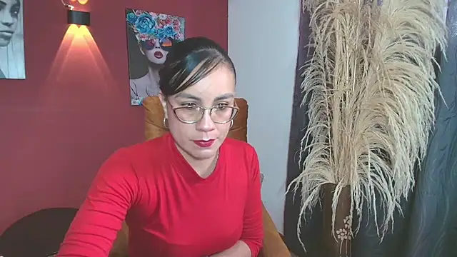 Snapshot of Agata-Moon chatting on 03-22-25, 04:15 Agata-Moon online show from 03-22-25, 04:15