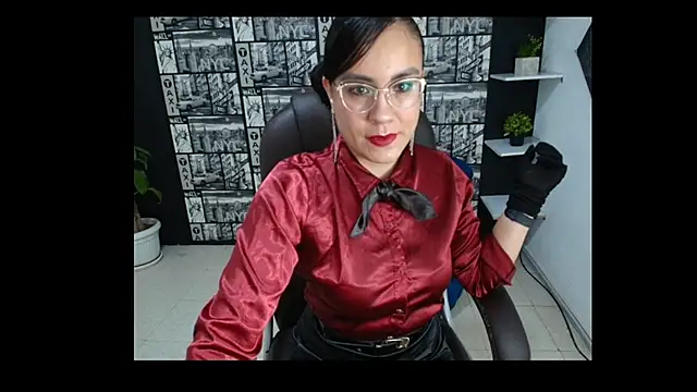Snapshot of Agata-Moon chatting on 10-19-25, 02:20 Agata-Moon online show from 10-19-25, 02:20