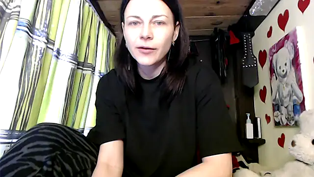 Snapshot of HarleyQuinn_69 chatting on 03-13-25, 06:37 HarleyQuinn 69 online show from 03-13-25, 06:37