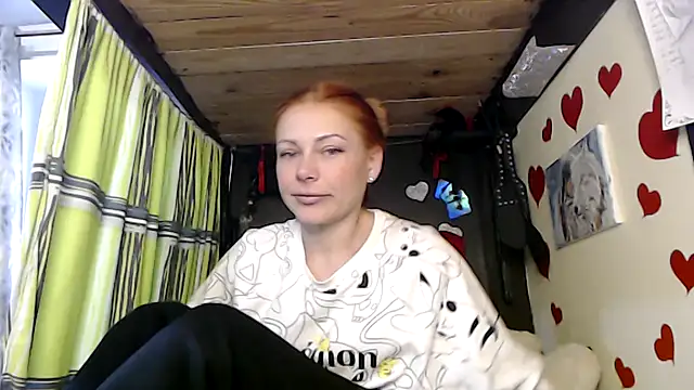 Snapshot of HarleyQuinn_69 chatting on 09-29-25, 09:05 HarleyQuinn 69 online show from 09-29-25, 09:05