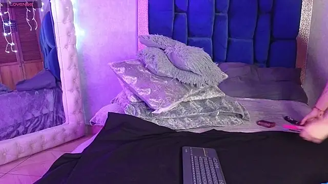 ashley brend online show from 10-05-25, 08:21