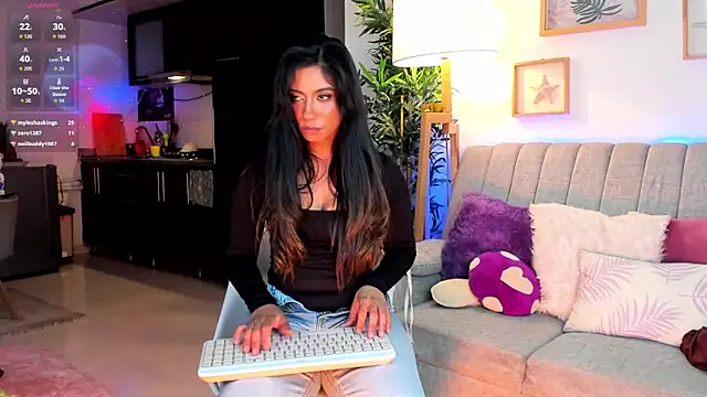 Snapshot of Issa_cooper chatting on 06-14-26, 02:24 Issa cooper online show from 06-14-26, 02:24