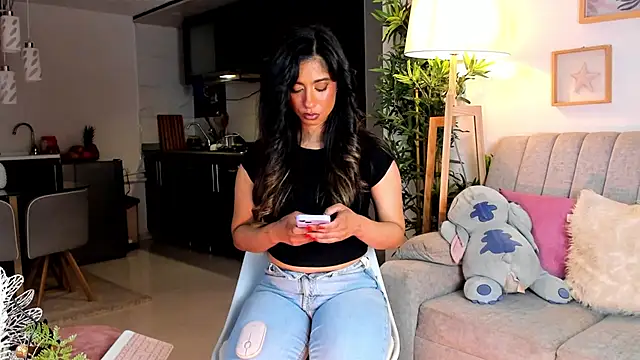 Issa cooper online show from 01-12-26, 01:45