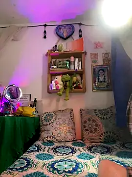 LiliJones  online show from 12-05-25, 03:43