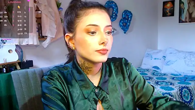 Snapshot of LiliJones_ chatting on 05-06-26, 10:25 LiliJones online show from 05-06-26, 10:25