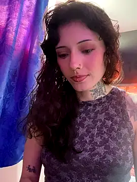 LiliJones  online show from 11-05-25, 04:21