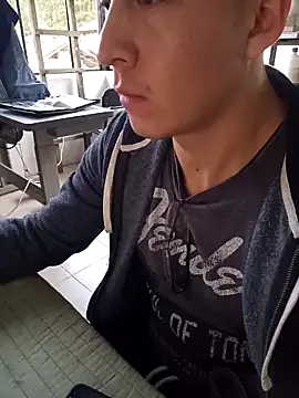 Snapshot of 97banana chatting on 03-17-25, 11:13 97banana online show from 03-17-25, 11:13