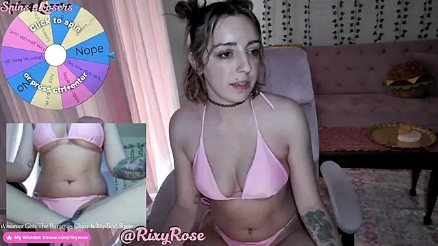 Snapshot of Trixyrose chatting on 06-15-26, 06:07 Trixyrose online show from 06-15-26, 06:07