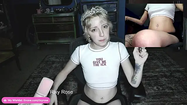 Snapshot of Trixyrose chatting on 12-01-25, 02:23 Trixyrose online show from 12-01-25, 02:23