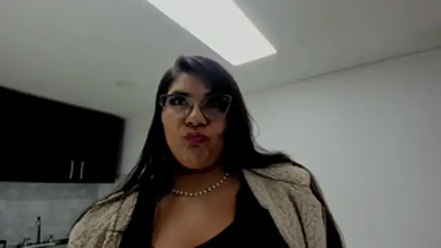 Luna Dumont online show from 10-24-25, 11:09