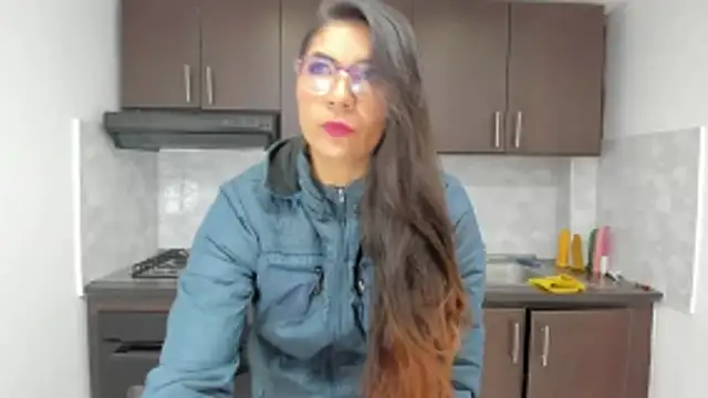 Snapshot of Luna_Dumont chatting on 05-19-26, 11:17 Luna Dumont online show from 05-19-26, 11:17