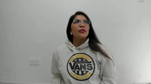 Luna Dumont online show from 11-30-25, 11:22