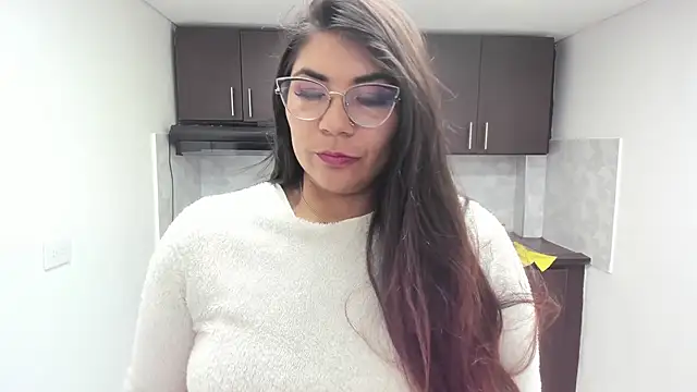 Luna Dumont online show from 10-21-25, 11:20