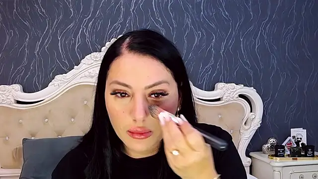 Snapshot of Lauren_Saint chatting on 11-05-25, 07:55 Lauren Saint online show from 11-05-25, 07:55