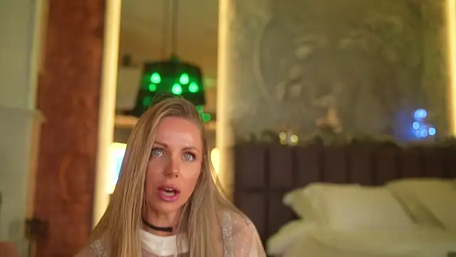 eva fashionista online show from 12-05-25, 07:55