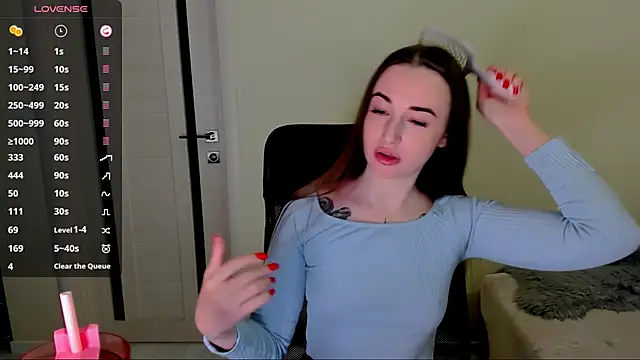 Kimmberr online show from 10-17-25, 03:32