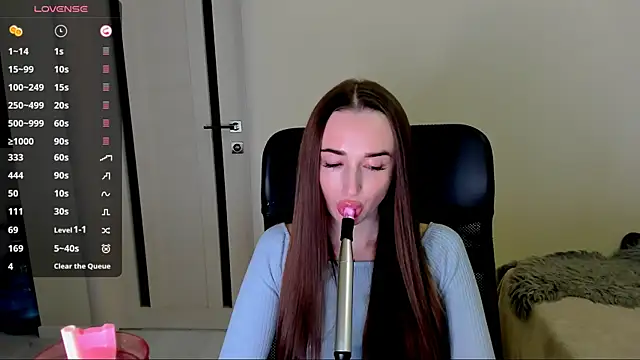 Kimmberr online show from 12-18-25, 02:38