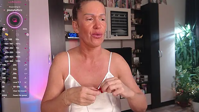 SheilaRyan online show from 11-21-25, 06:01