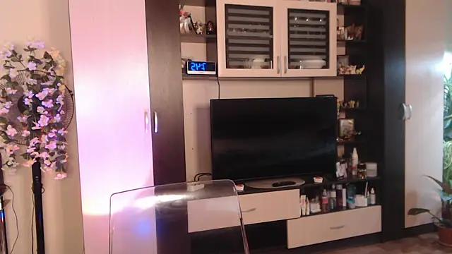 SheilaRyan online show from 10-10-25, 04:46