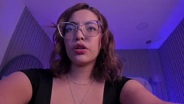 Snapshot of Dollar-girl chatting on 06-05-26, 02:16 Dollar-girl online show from 06-05-26, 02:16