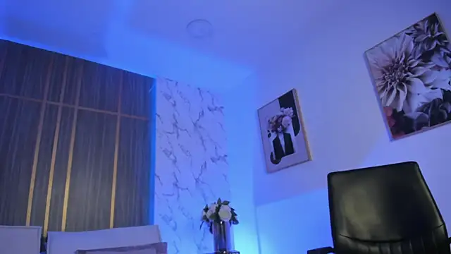 Dollar-girl online show from 03-18-26, 02:19