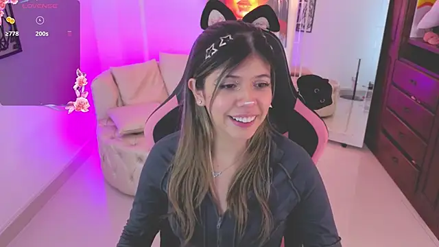 NATAASHA    online show from 11-28-25, 03:39