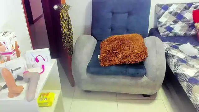 Snapshot of harly__queen chatting on 02-25-25, 12:38 harly queen online show from 02-25-25, 12:38