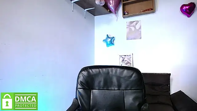 Snapshot of Mr_MrsCurie chatting on 01-25-25, 09:57 Mr MrsCurie online show from 01-25-25, 09:57