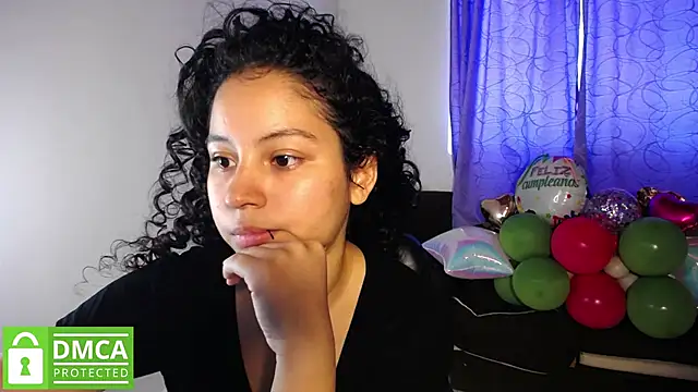Snapshot of Mr_MrsCurie chatting on 10-27-25, 04:52 Mr MrsCurie online show from 10-27-25, 04:52