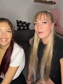 Snapshot of LizzyLush_ chatting on 10-27-25, 07:48 LizzyLush  online show from 10-27-25, 07:48