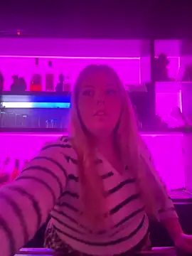 Snapshot of LizzyLush_ chatting on 03-22-25, 10:04 LizzyLush  online show from 03-22-25, 10:04