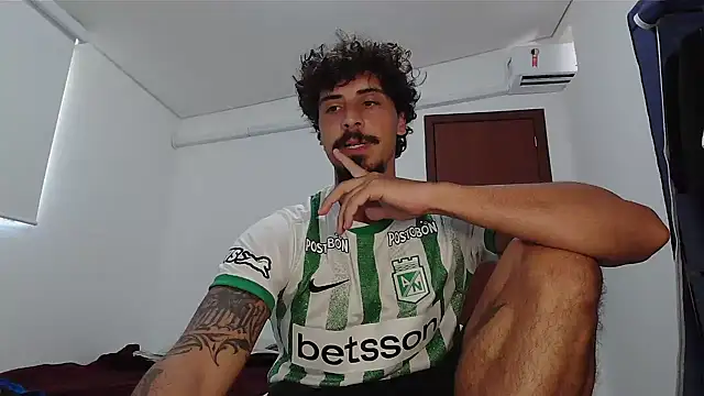 milkoffe online show from 02-12-26, 01:11