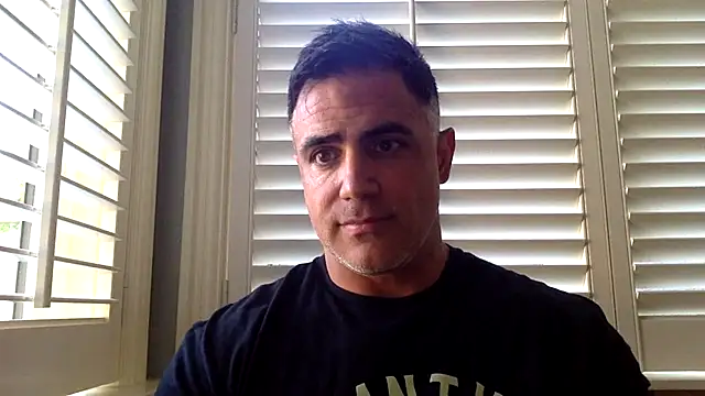 Snapshot of Bad_daddy21 chatting on 09-23-25, 03:52 Bad daddy21 online show from 09-23-25, 03:52