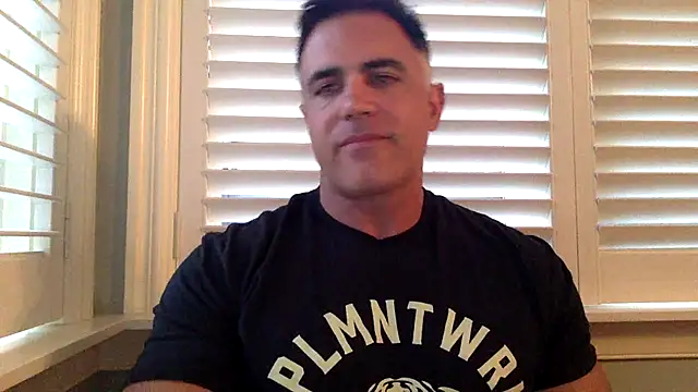 Snapshot of Bad_daddy21 chatting on 09-30-25, 02:01 Bad daddy21 online show from 09-30-25, 02:01