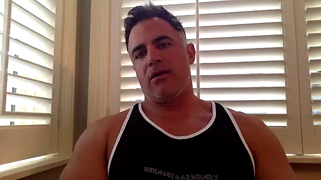 Snapshot of Bad_daddy21 chatting on 10-06-25, 02:40 Bad daddy21 online show from 10-06-25, 02:40