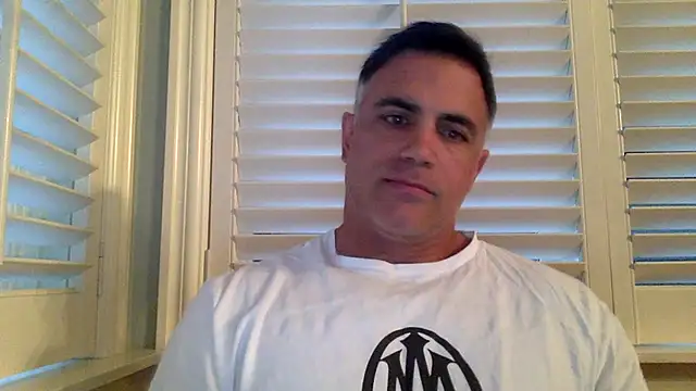 Snapshot of Bad_daddy21 chatting on 10-09-25, 01:44 Bad daddy21 online show from 10-09-25, 01:44