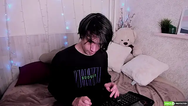 CalvinOwens online show from 10-03-25, 03:09