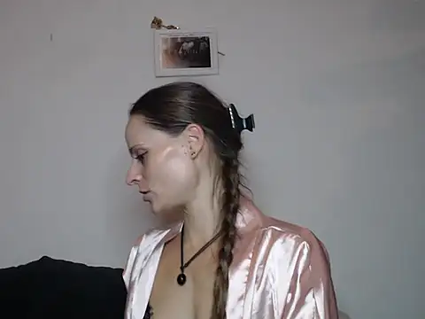 Snapshot of naikah714 chatting on 11-13-25, 04:11 naikah714 online show from 11-13-25, 04:11