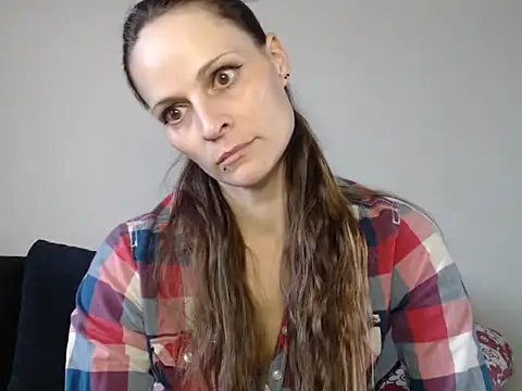 Snapshot of naikah714 chatting on 02-06-26, 04:14 naikah714 online show from 02-06-26, 04:14