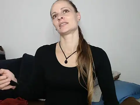 Snapshot of naikah714 chatting on 11-02-25, 12:32 naikah714 online show from 11-02-25, 12:32