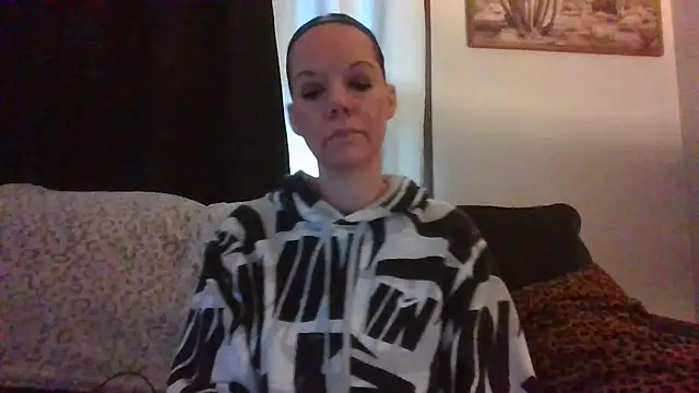 SidneyRaee online show from 10-11-25, 04:19