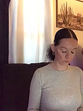 SidneyRaee online show from 12-05-25, 05:11